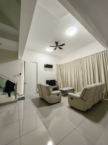 Cluster House for Sale in Taman Mutiara Mas (Skudai) - Seven Kong - Living Room - PropertyGuru.com.my