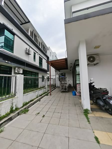Cluster House for Sale in Taman Mutiara Mas (Skudai) - Seven Kong - Exterior - PropertyGuru.com.my