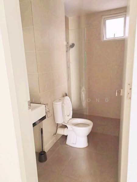 Kondominium untuk Dijual di Tropicana Bay Residences - Jinelle Ong - Bathroom - PropertyGuru.com.my
