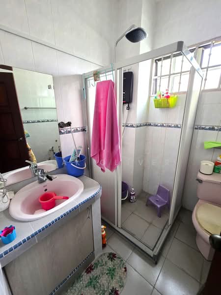 Bungalow for Rent in Bukit Jalil Golf (Bukit Jalil) - Mak Oliver - Bathroom - PropertyGuru.com.my