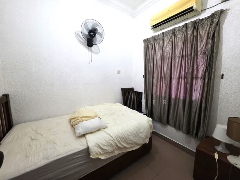 Bungalow for Rent in Bukit Jalil Golf (Bukit Jalil) - Mak Oliver - Bedroom - PropertyGuru.com.my