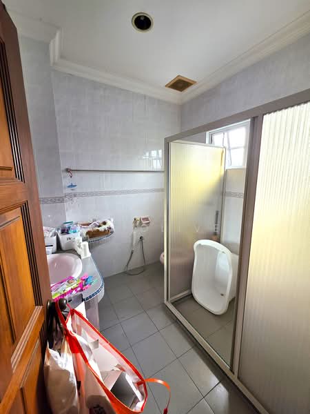 Bungalow for Rent in Bukit Jalil Golf (Bukit Jalil) - Mak Oliver - Bathroom - PropertyGuru.com.my