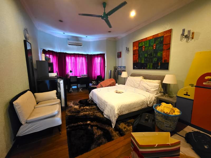 Bungalow for Rent in Bukit Jalil Golf (Bukit Jalil) - Mak Oliver - Bedroom - PropertyGuru.com.my