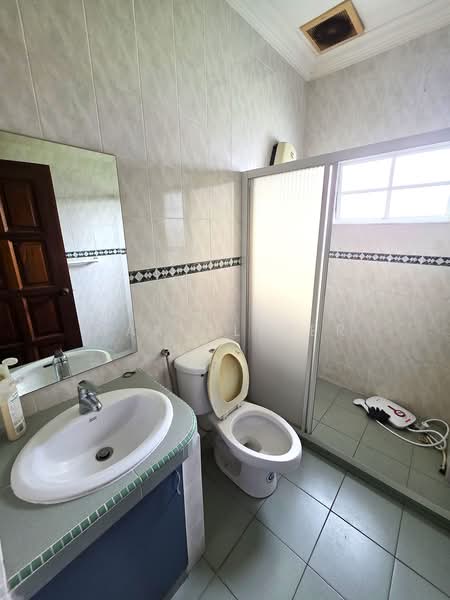 Bungalow for Rent in Bukit Jalil Golf (Bukit Jalil) - Mak Oliver - Bathroom - PropertyGuru.com.my