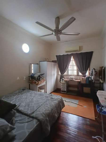 2-storey Terraced House for Sale in Bukit Rahman Putra (Sungai Buloh) - Azli Ibrahim - Bedroom - PropertyGuru.com.my