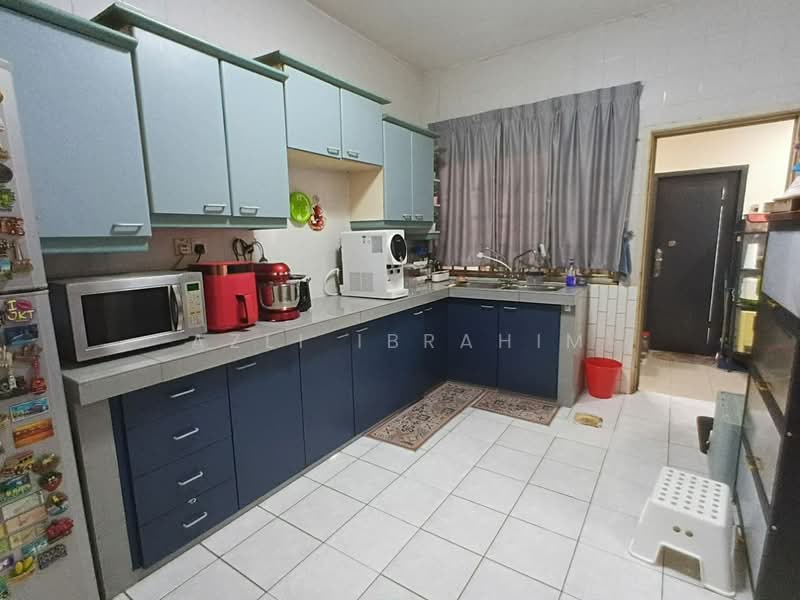 2-storey Terraced House for Sale in Bukit Rahman Putra (Sungai Buloh) - Azli Ibrahim - Kitchen - PropertyGuru.com.my