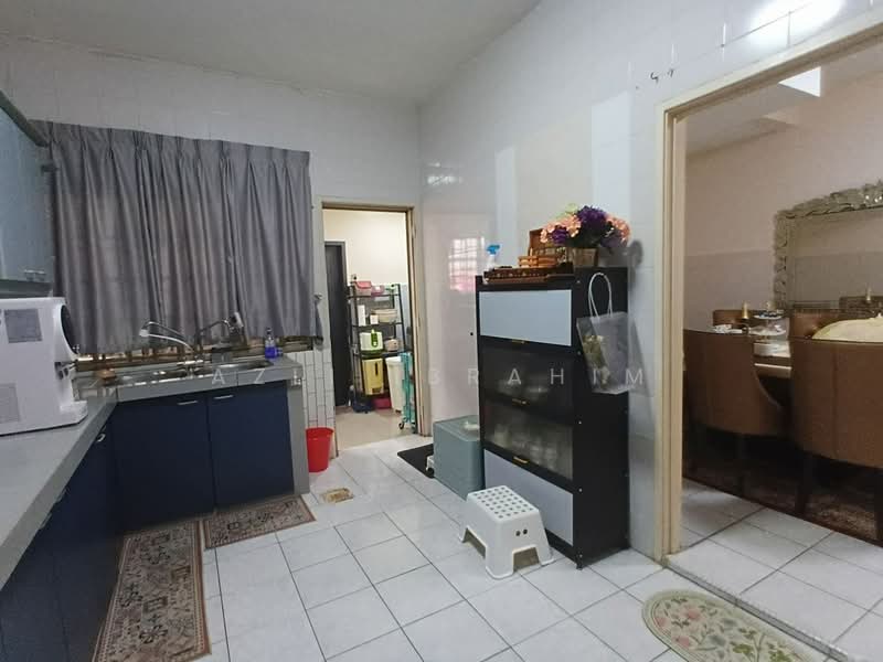 2-storey Terraced House for Sale in Bukit Rahman Putra (Sungai Buloh) - Azli Ibrahim - Kitchen - PropertyGuru.com.my