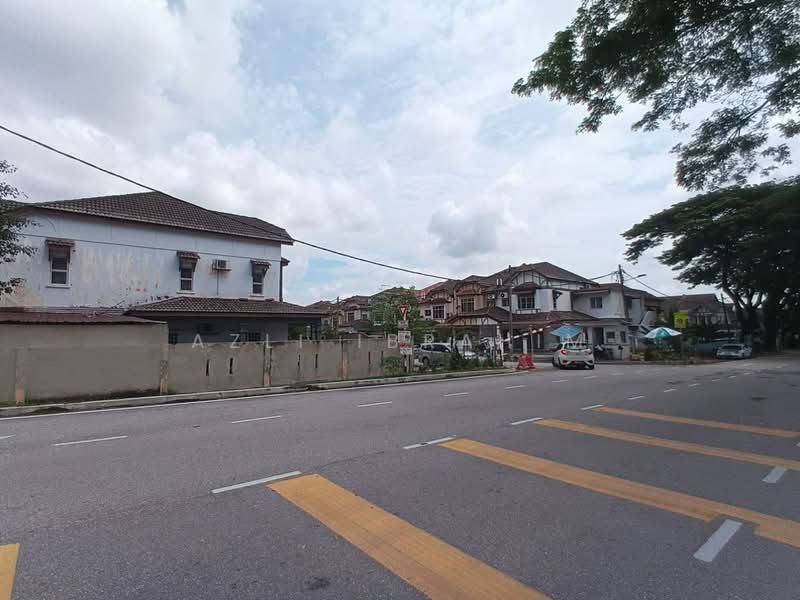 2-storey Terraced House for Sale in Bukit Rahman Putra (Sungai Buloh) - Azli Ibrahim - Exterior - PropertyGuru.com.my