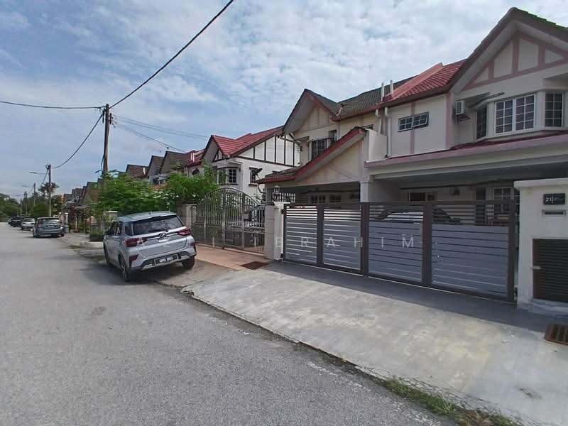 2-storey Terraced House for Sale in Bukit Rahman Putra (Sungai Buloh) - Azli Ibrahim - Exterior - PropertyGuru.com.my