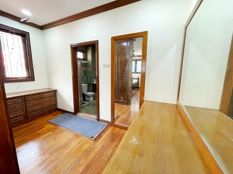 2-storey Terraced House for Sale in Pantai Dalam (Pantai) - Ishak Ramli - Bedroom - PropertyGuru.com.my