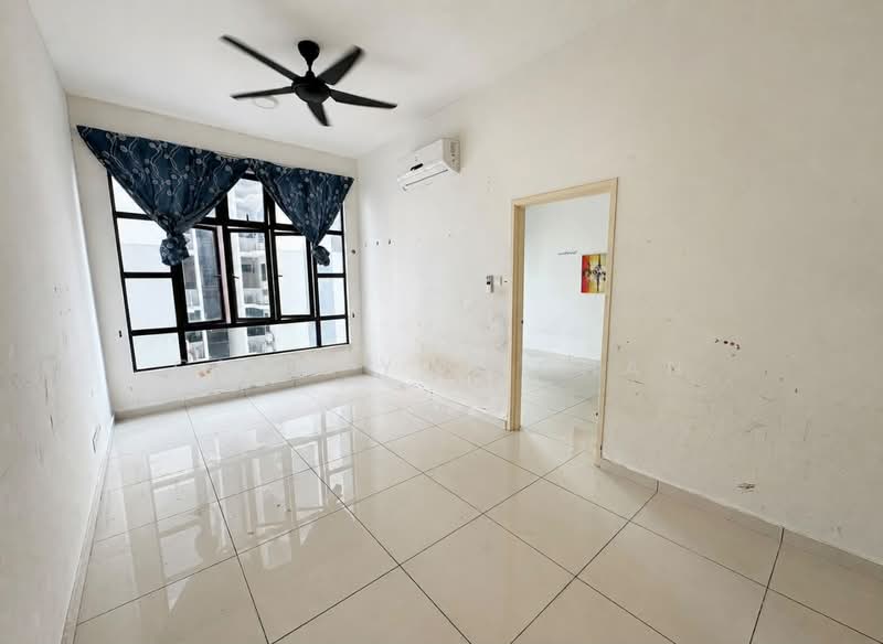 Servis Apartment untuk Dijual di D'Summit Residences - Chew Yun Chan - Living Room - PropertyGuru.com.my