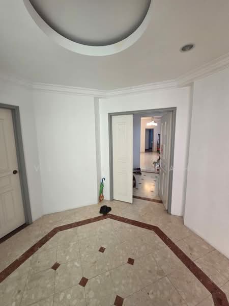 Kondominium untuk Dijual di Gurney Beach Resort - Vivien Cheah - Entrance - PropertyGuru.com.my
