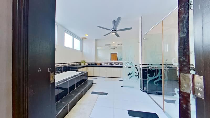 Bungalow for Sale in Bukit Damansara (Damansara Heights) - Adzura Zamedin - Bathroom - PropertyGuru.com.my