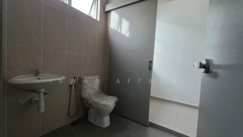 2-storey Terraced House for Sale in Bandar Saujana Putra (Tanjong Duabelas) - Irwan Affandi - Bathroom - PropertyGuru.com.my