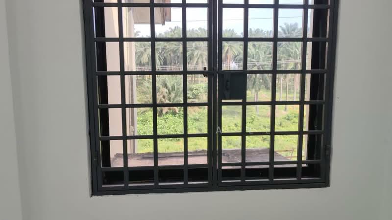 Rumah Flat untuk Dijual di Merak - Melinda Ee - View - PropertyGuru.com.my