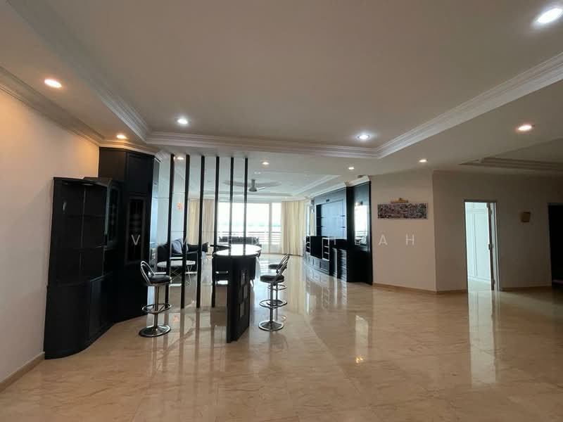 Kondominium untuk Dijual di Gurney Beach Resort - Vivien Cheah - Living Room - PropertyGuru.com.my