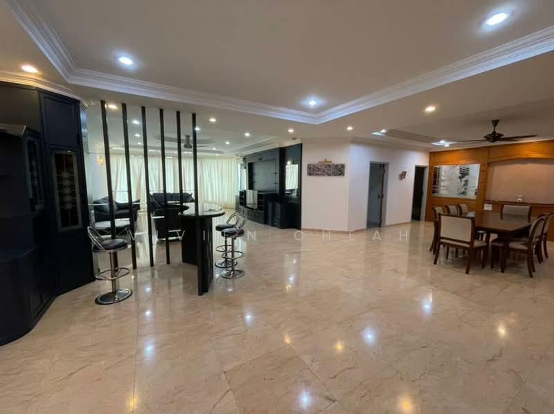 Kondominium untuk Dijual di Gurney Beach Resort - Vivien Cheah - Living Room - PropertyGuru.com.my