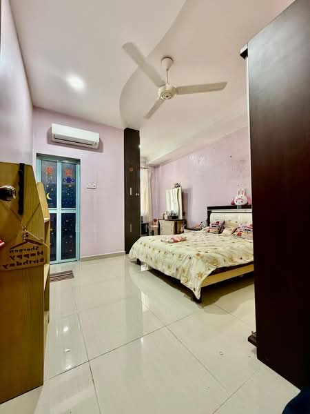 Rumah Teres 2-Tingkat untuk Dijual di Taman Desa Tebrau (Tebrau) - Kelvin Koay - Bedroom - PropertyGuru.com.my