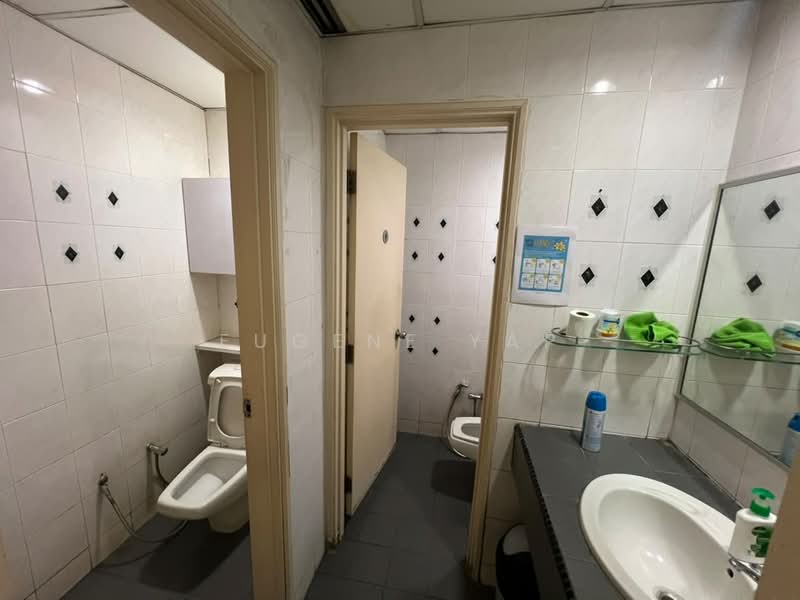 Office for Sale in Petaling Jaya (Selangor) - Eugene Yap - Bathroom - PropertyGuru.com.my
