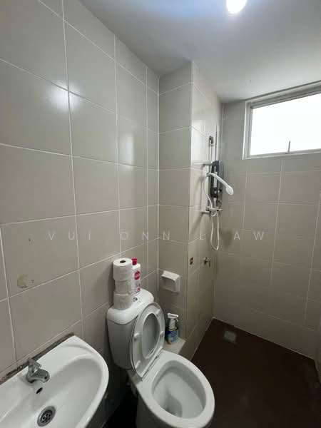 Condominium for Rent at Ashton Tower - Vui Onn Liaw - Bathroom - PropertyGuru.com.my