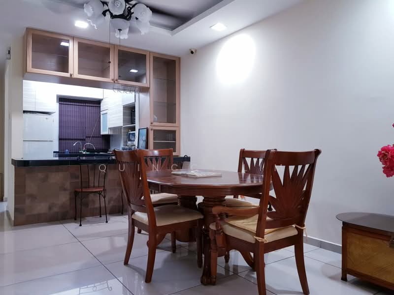Pangsapuri untuk Dijual di Larkin Residence (Phase Three) - Quinccy Lim - Dining Room - PropertyGuru.com.my