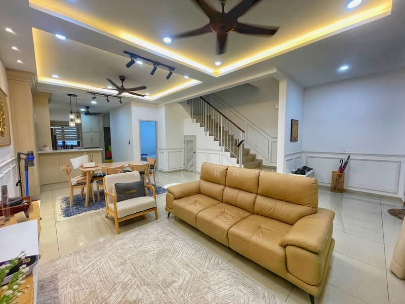 Rumah Teres 2 Tingkat untuk Dijual di Semenyih (Selangor) - Azli Ibrahim - Living Room - PropertyGuru.com.my