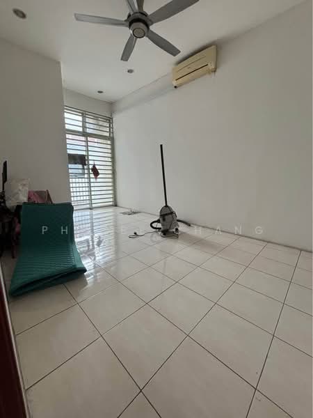 Rumah Teres 2 Tingkat untuk Dijual di Menglembu (Perak) - Phoebe Chang - Living Room - PropertyGuru.com.my