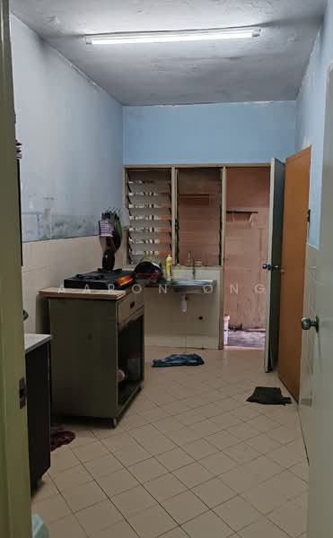 Apartment for Sale at Block 101 Apartment - Aaron Ong - Kitchen - PropertyGuru.com.my