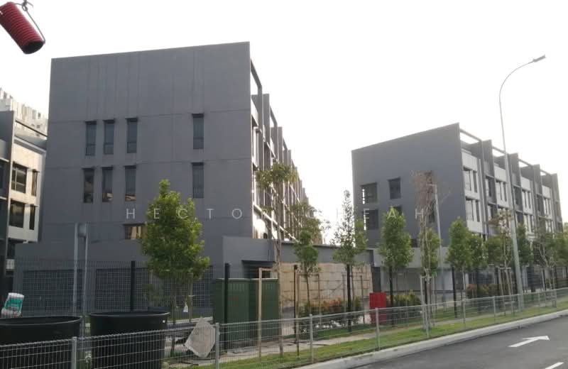 Townhouse for Sale in Seri Kembangan (Selangor) - Hector Cheah - Exterior - PropertyGuru.com.my