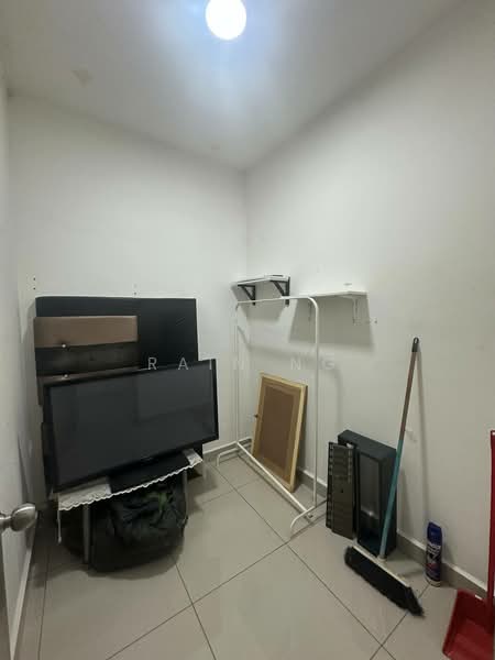 Service Residence for Sale at Larkin Heights - Rain Ng - Interior - PropertyGuru.com.my
