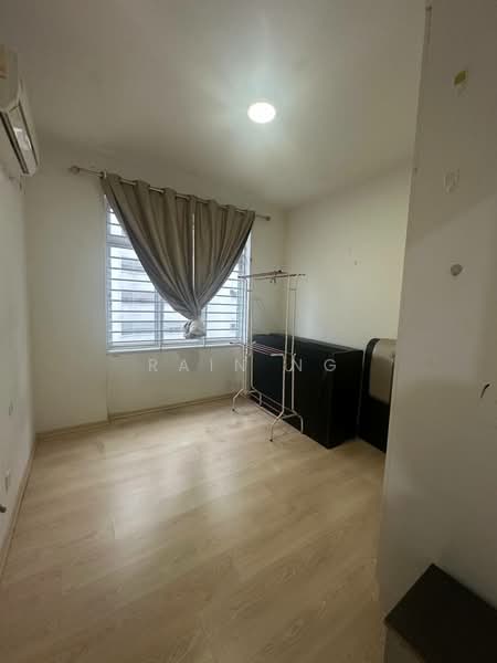 Service Residence for Sale at Larkin Heights - Rain Ng - Interior - PropertyGuru.com.my