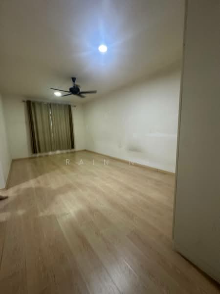 Service Residence for Sale at Larkin Heights - Rain Ng - Interior - PropertyGuru.com.my