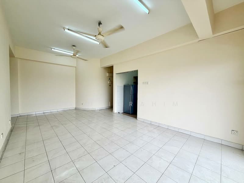 Kondominium untuk Dijual di Sri Manja Court - Azli Ibrahim - Living Room - PropertyGuru.com.my