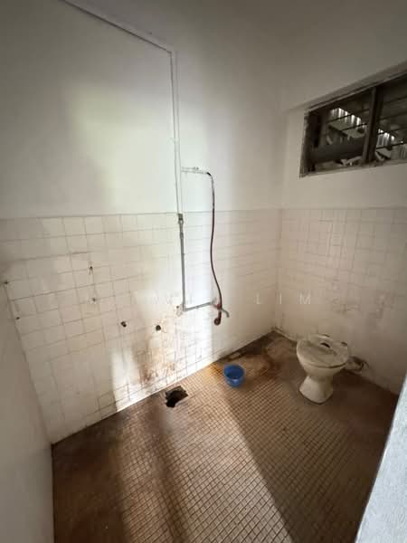 Factory for Rent in Taman Selesa Jaya (Iskandar Puteri (Nusajaya)) - Marvin Lim - Bathroom - PropertyGuru.com.my