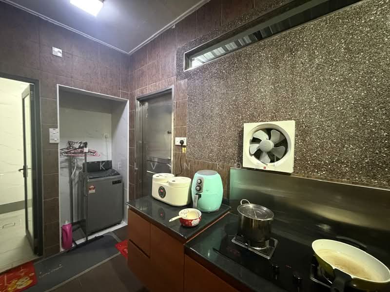 1.5-storey Terraced House for Sale in Taman Molek (Johor Bahru) - Kelvin Koay - Kitchen - PropertyGuru.com.my