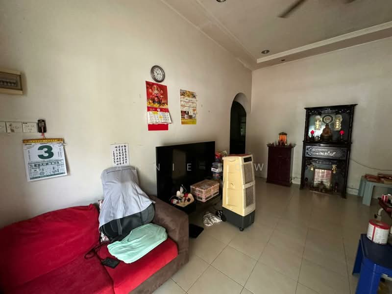 Rumah Berkembar untuk Dijual di Muar (Johor) - Annie Low - Living Room - PropertyGuru.com.my