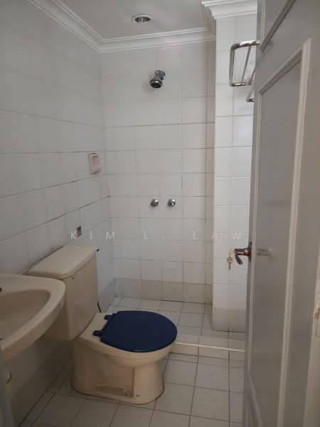 Apartment for Sale at Bunga Raya Apartment - Kim L. Law - Bathroom - PropertyGuru.com.my