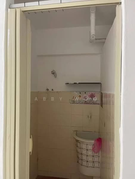 Rumah Flat untuk Disewa di Green Garden - Abby Woo - Bathroom - PropertyGuru.com.my
