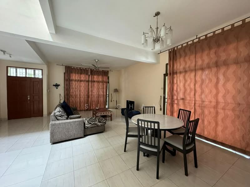Rumah Teres 2 Tingkat untuk Disewa di Austin Perdana (Tebrau) - SJ CHAN - Living Room - PropertyGuru.com.my