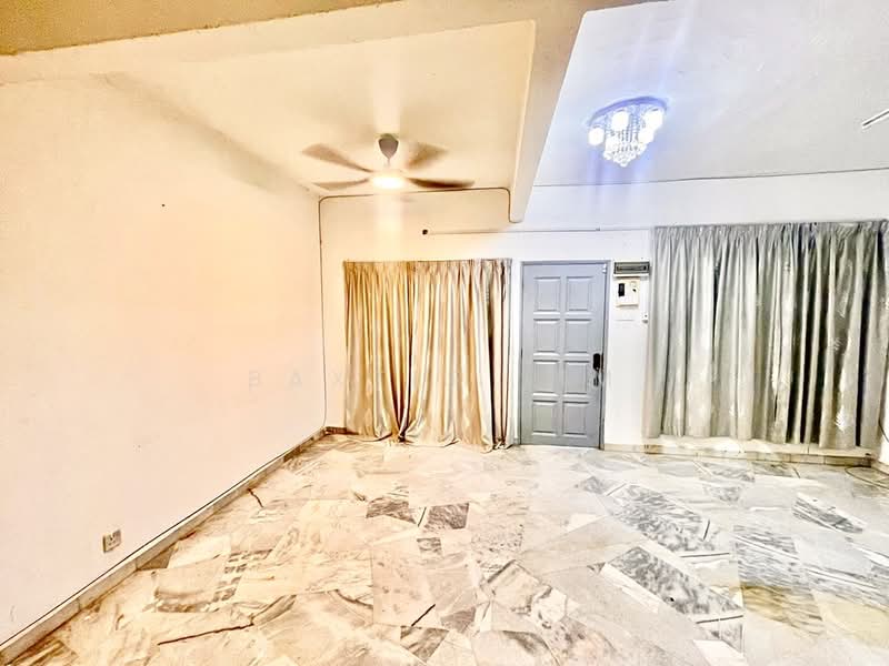 2-storey Terraced House for Sale in Shah Alam (Selangor) - Baxter Lim - Living Room - PropertyGuru.com.my