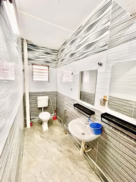 2-storey Terraced House for Sale in Shah Alam (Selangor) - Baxter Lim - Bathroom - PropertyGuru.com.my