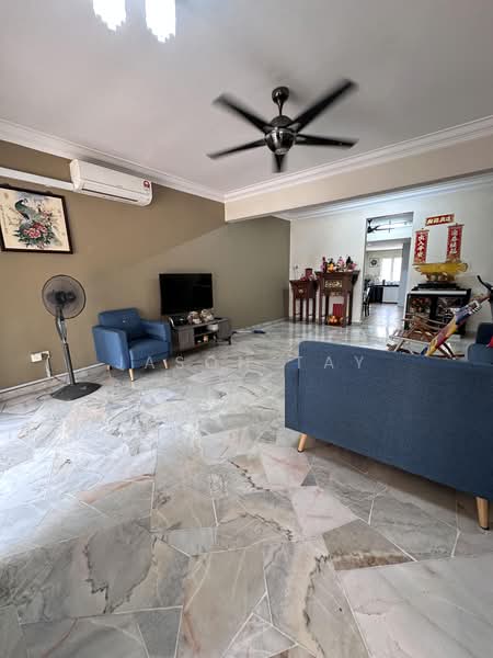 2-storey Terraced House for Sale in Taman Cheng Perdana (Cheng) - Jason Tay - Living Room - PropertyGuru.com.my
