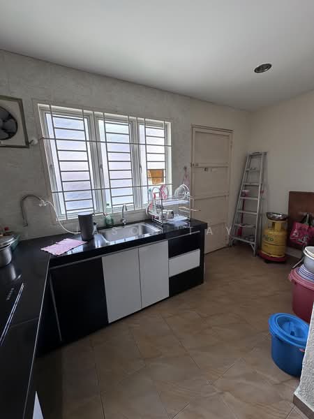 2-storey Terraced House for Sale in Taman Cheng Perdana (Cheng) - Jason Tay - Kitchen - PropertyGuru.com.my