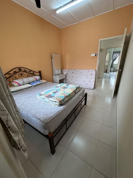 2-storey Terraced House for Sale in Taman Cheng Perdana (Cheng) - Jason Tay - Bedroom - PropertyGuru.com.my