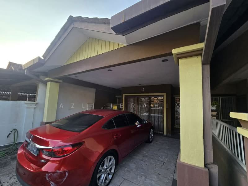 Rumah Teres 2 Tingkat untuk Dijual di Seksyen 23 (Shah Alam) - Azli Ibrahim - Exterior - PropertyGuru.com.my