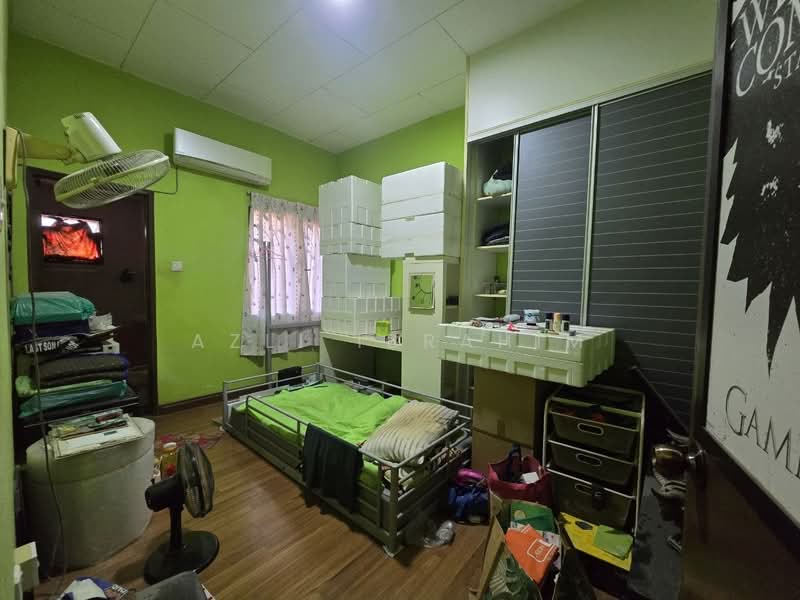 Rumah Teres 2 Tingkat untuk Dijual di Seksyen 23 (Shah Alam) - Azli Ibrahim - Bedroom - PropertyGuru.com.my