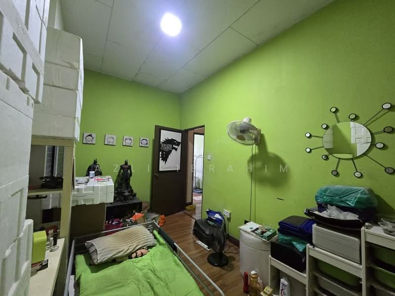 Rumah Teres 2 Tingkat untuk Dijual di Seksyen 23 (Shah Alam) - Azli Ibrahim - Bedroom - PropertyGuru.com.my