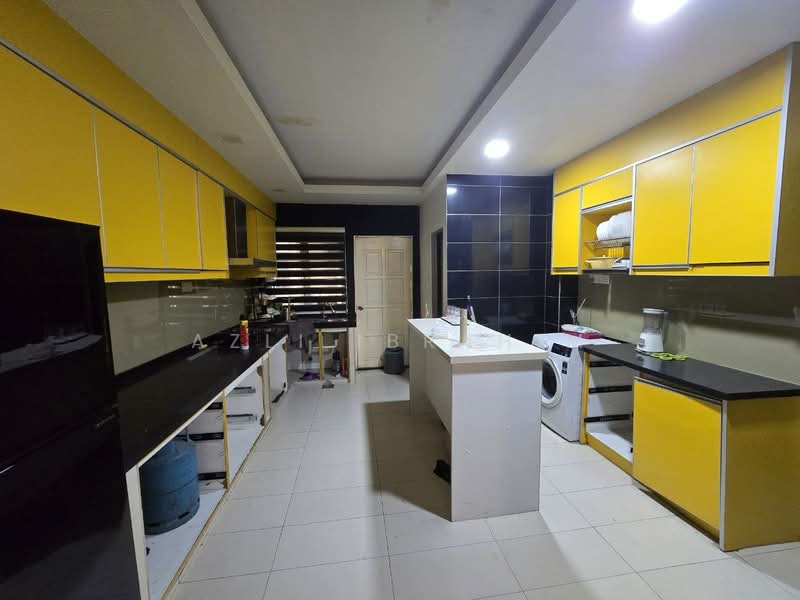 Rumah Teres 2 Tingkat untuk Dijual di Seksyen 23 (Shah Alam) - Azli Ibrahim - Kitchen - PropertyGuru.com.my