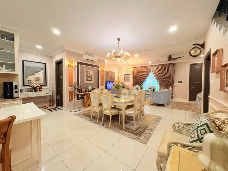 Rumah Teres 2.5-Tingkat untuk Dijual di Cyberjaya (Selangor) - Fahana Rashid - Living Room - PropertyGuru.com.my