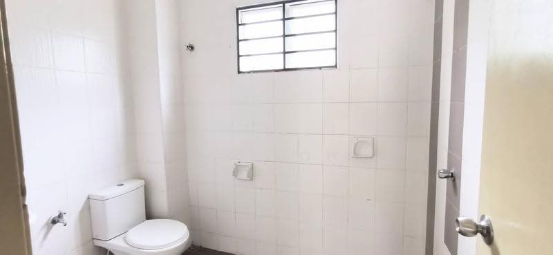 2-storey Terraced House for Sale in Seksyen U13 (Setia Alam) - MC Soh - Bathroom - PropertyGuru.com.my